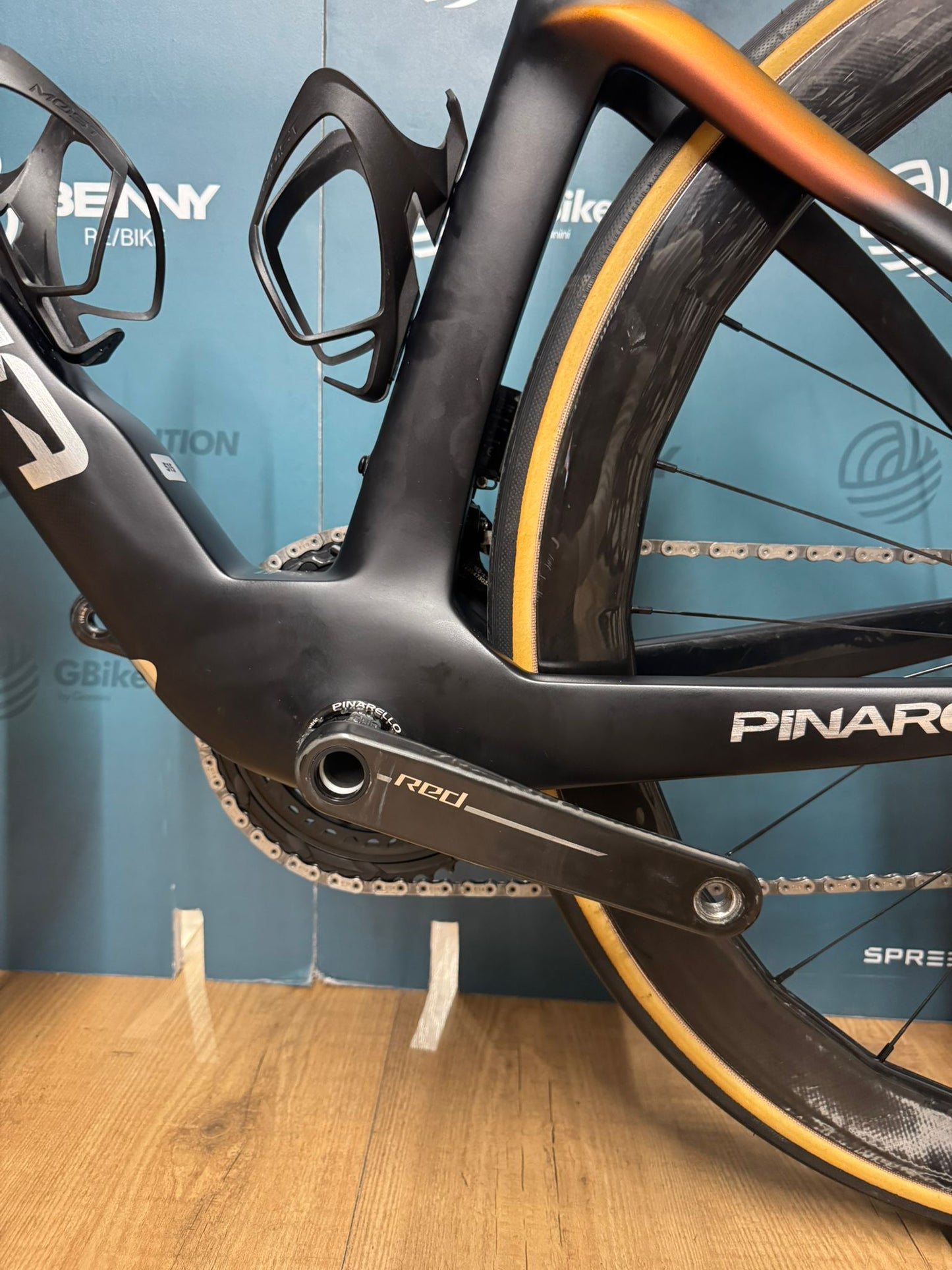 Pinarello Dogma F Czerwony E1 AXS 12v Rozmiar 51,5 - Używany