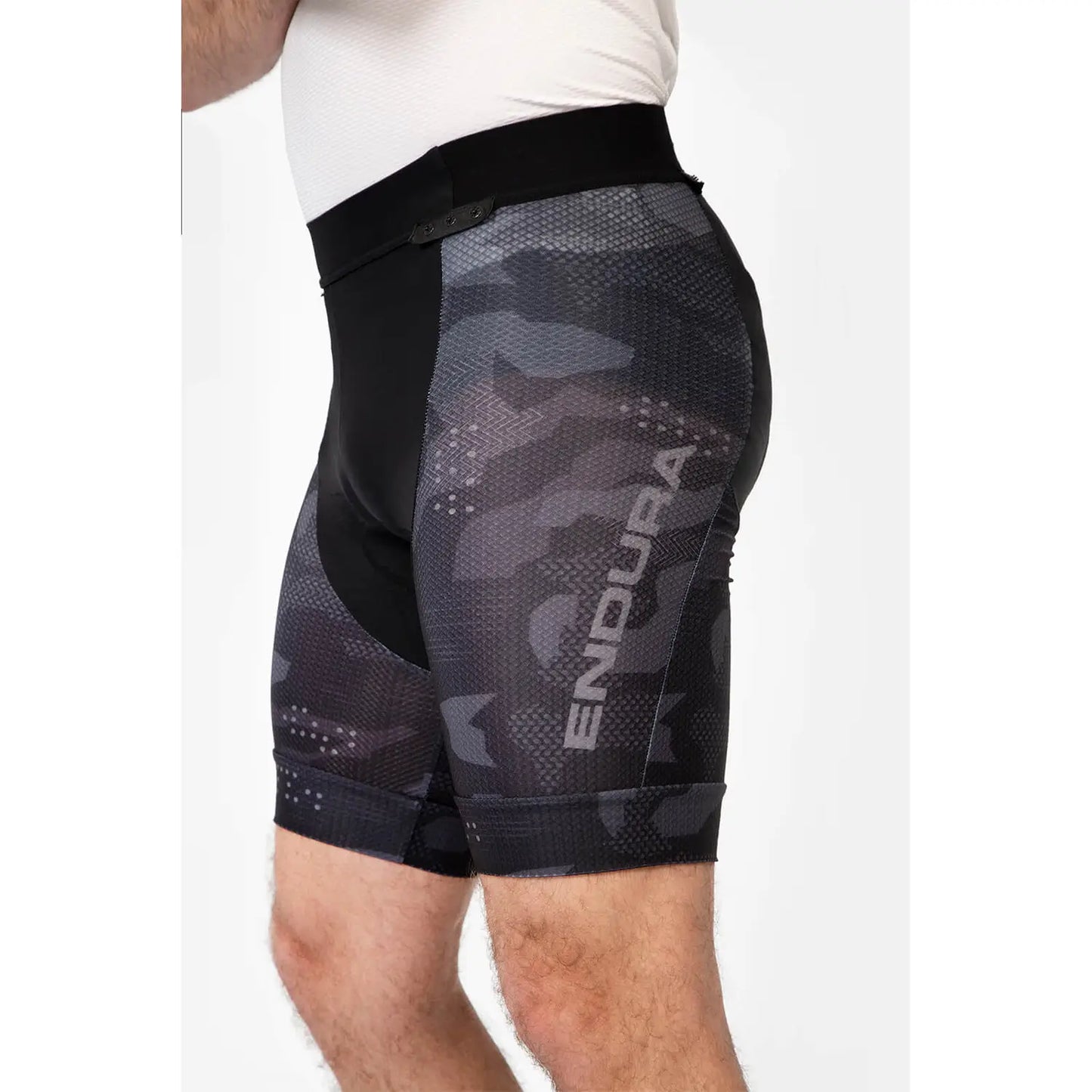 Sob shorts com fundo enduratrack endura