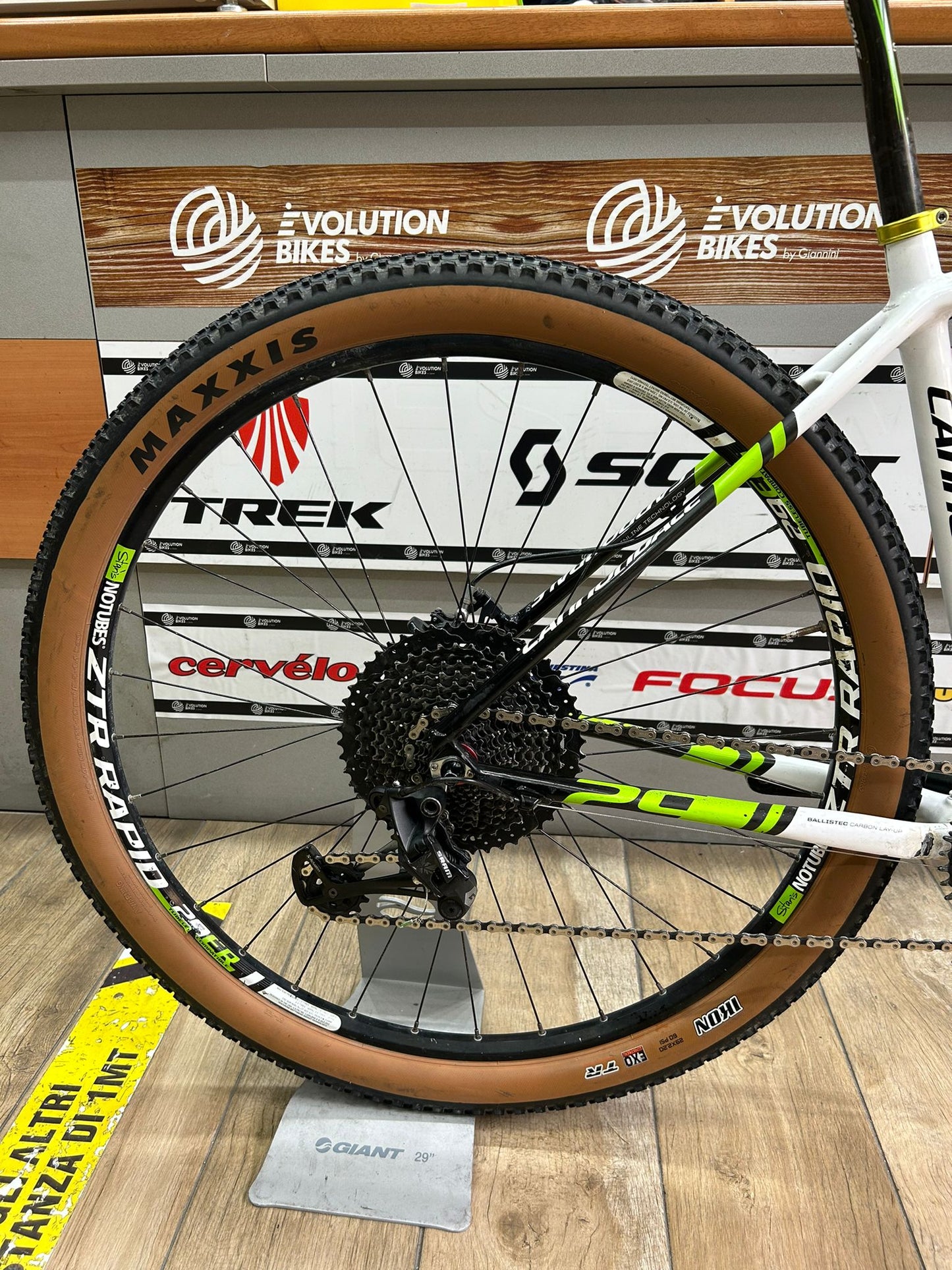 Cannondale F29 Factory Racing Taglia L - Usata