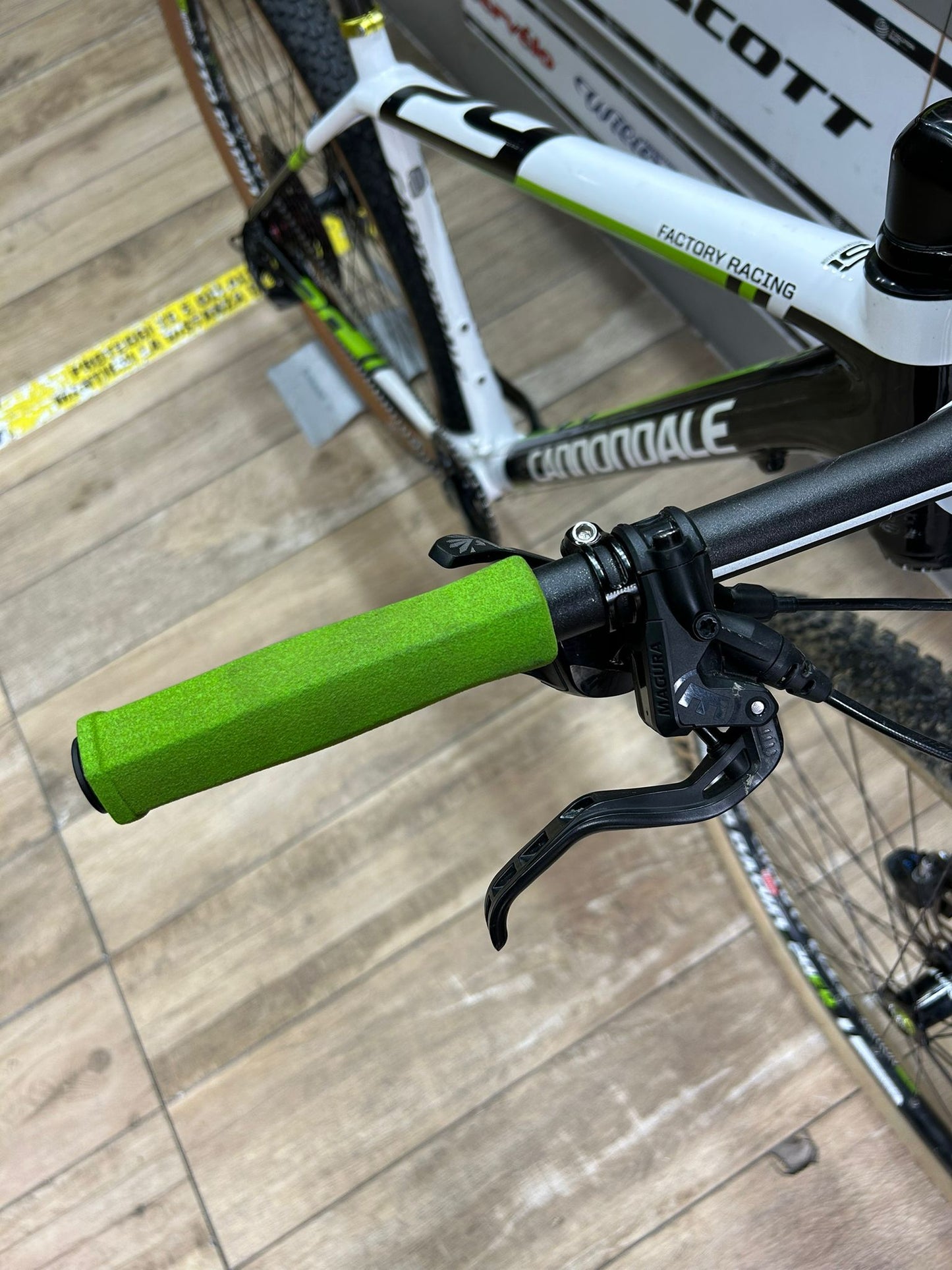 Cannondale F29 Tamanho da corrida de fábrica L - usado