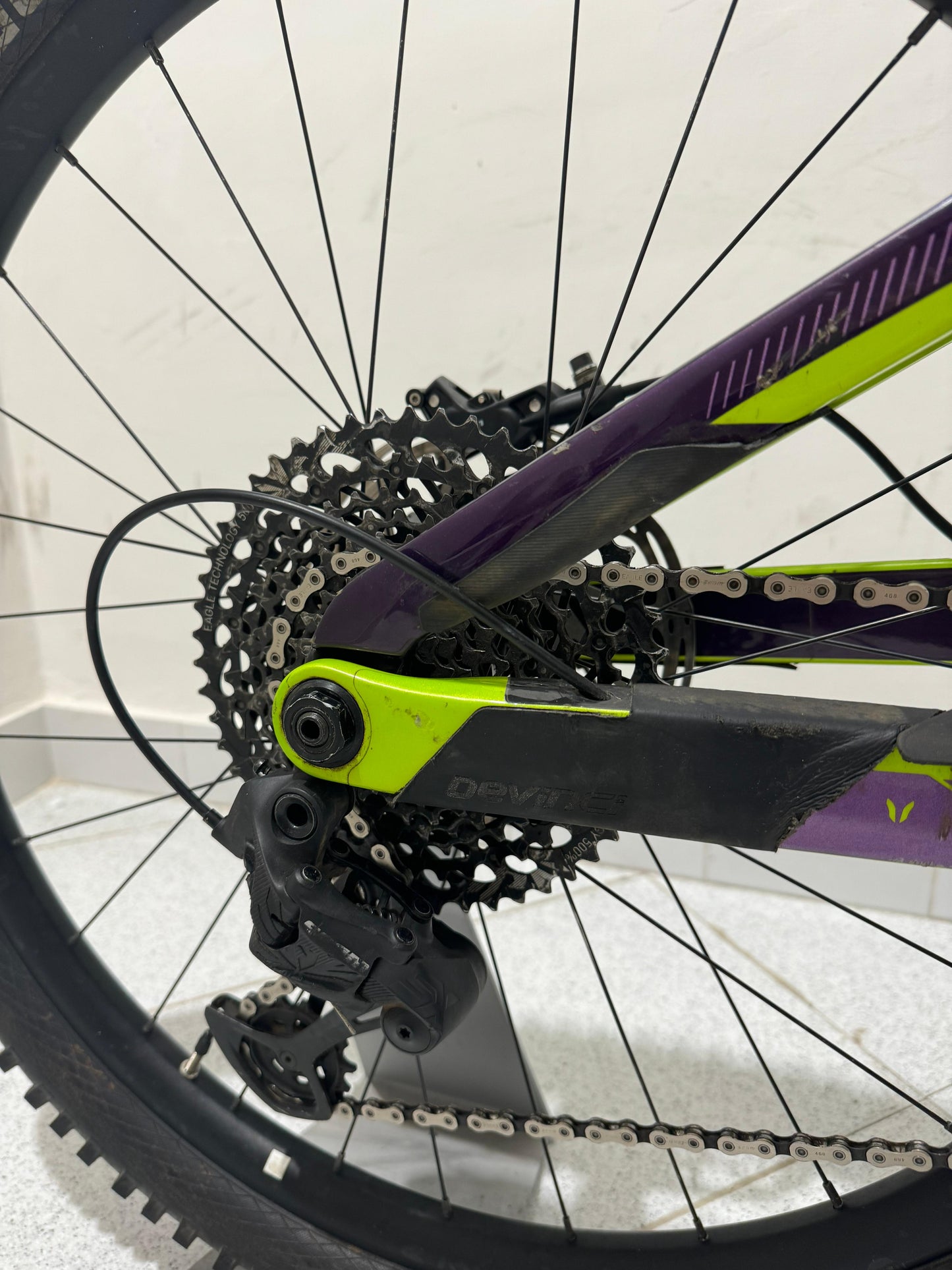 Devinci Split Pivot Cut L - Gebruikt