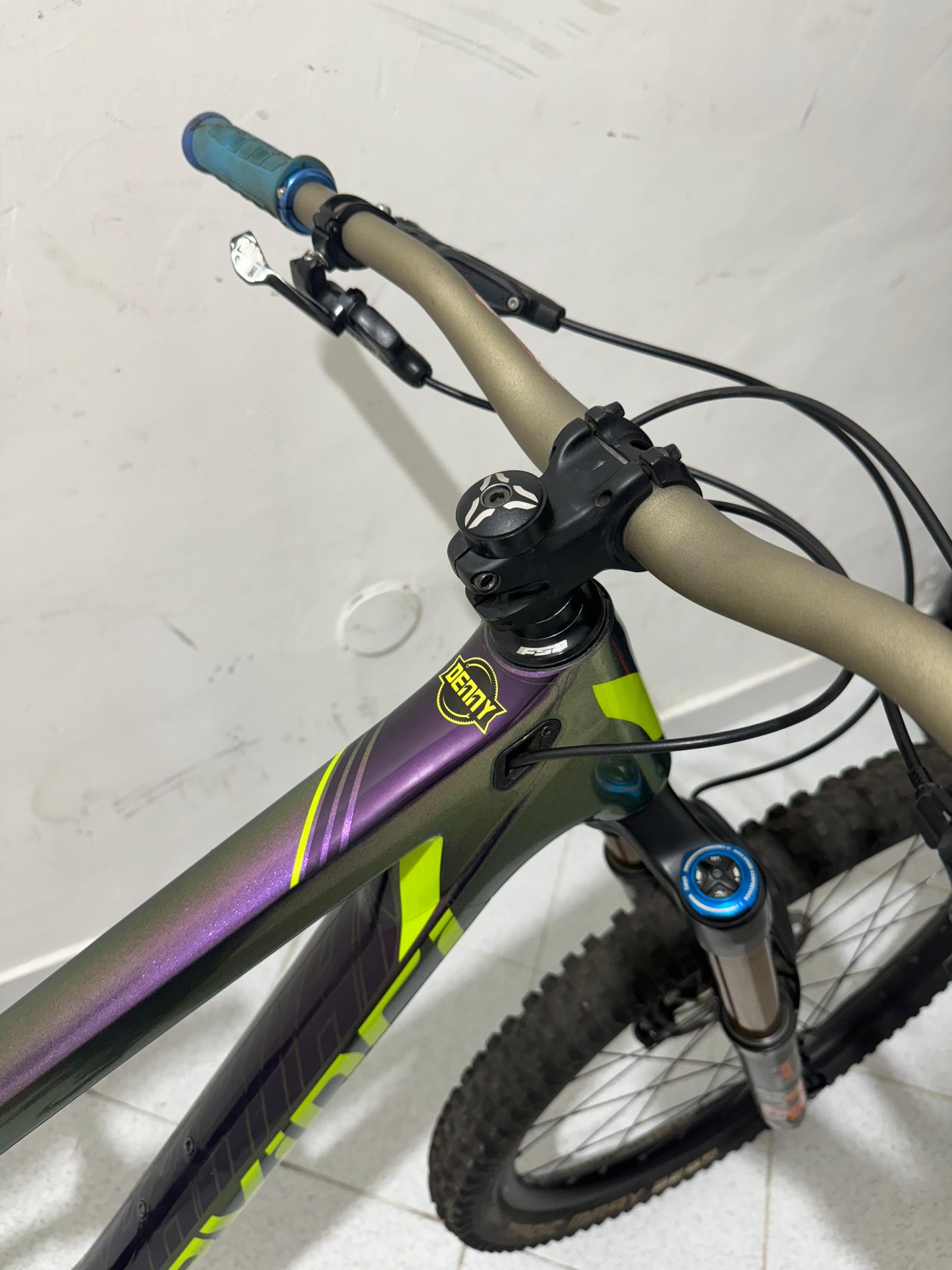 Devinci Split Pivot Cut L - Usado