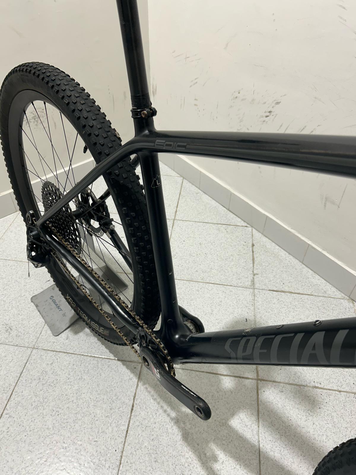 Specialized epic cut L - used