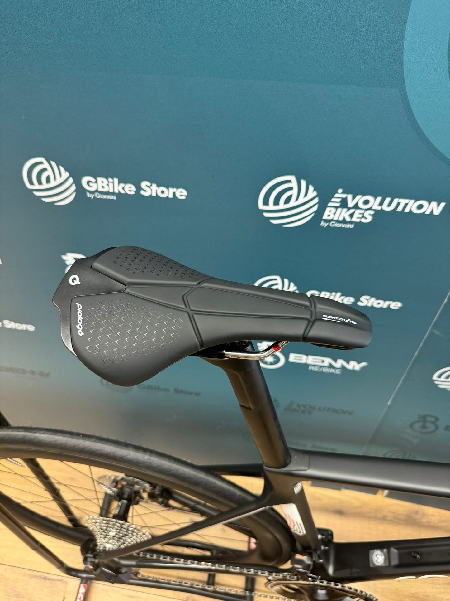 Colnago v4rs ZEA Emirates Rozmiar 485 - Test demo