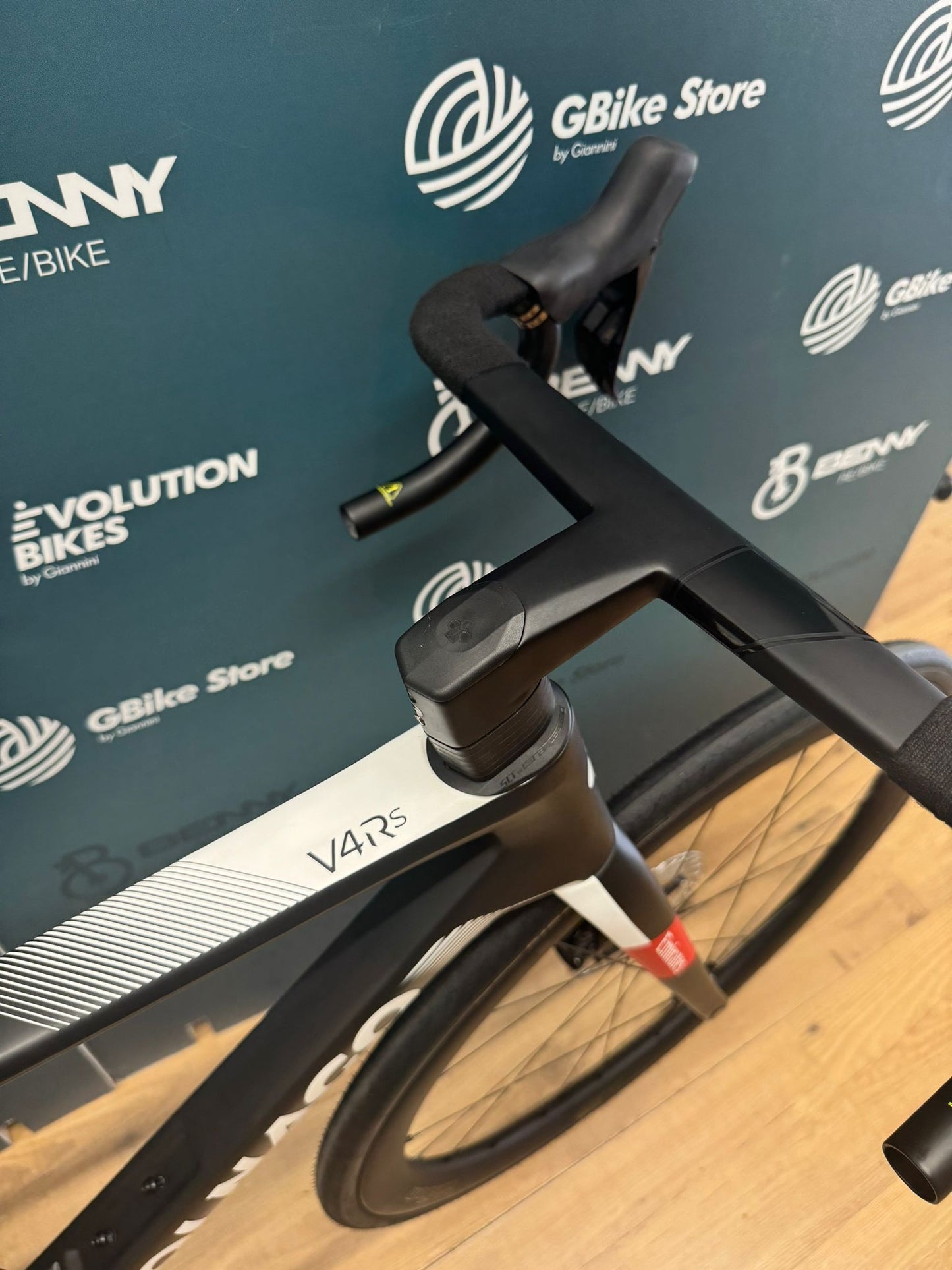 Colnago v4rs ZEA Emirates Rozmiar 485 - Test demo