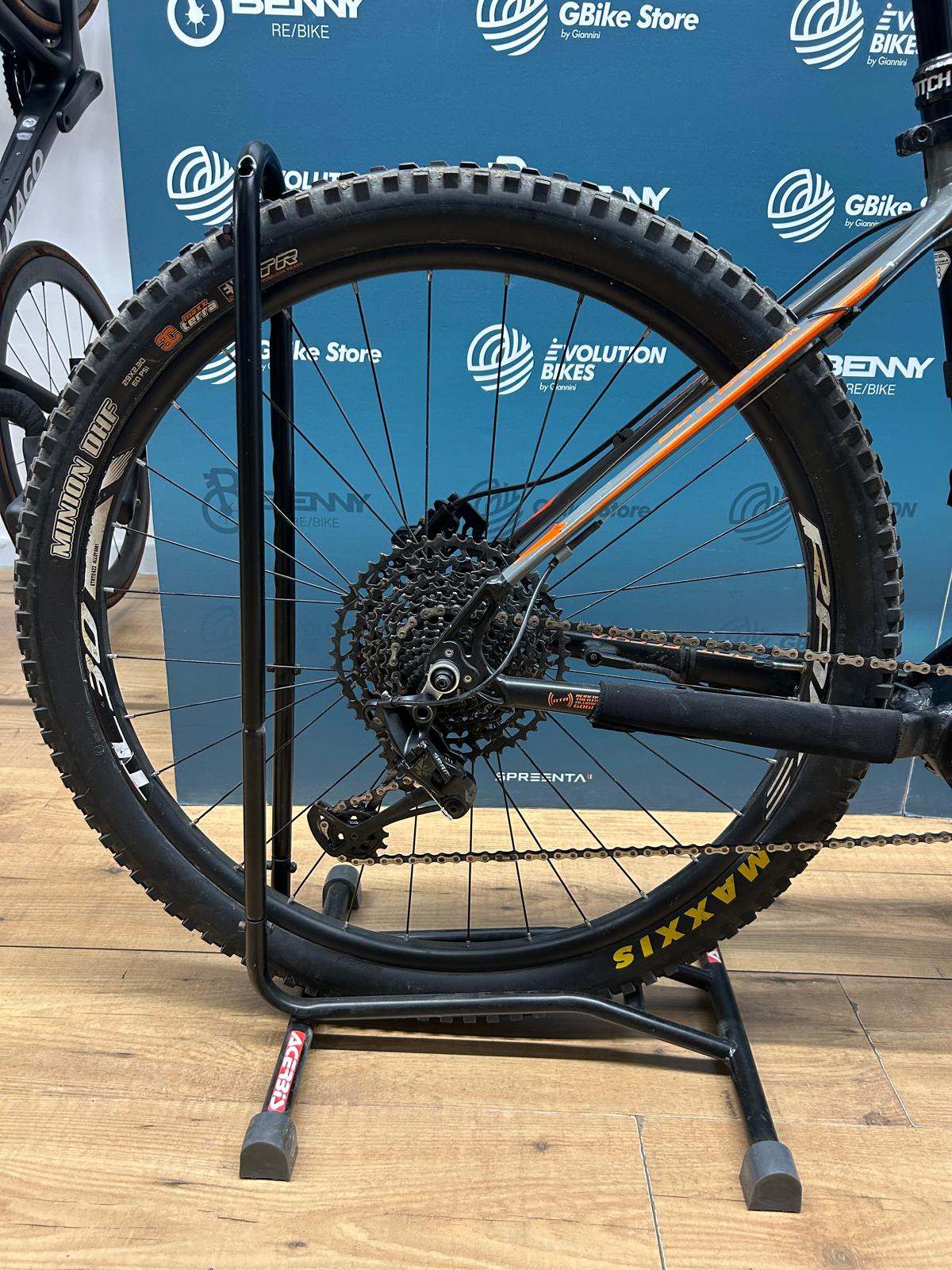 BotteCchia Watt tamaño 48 - Usado