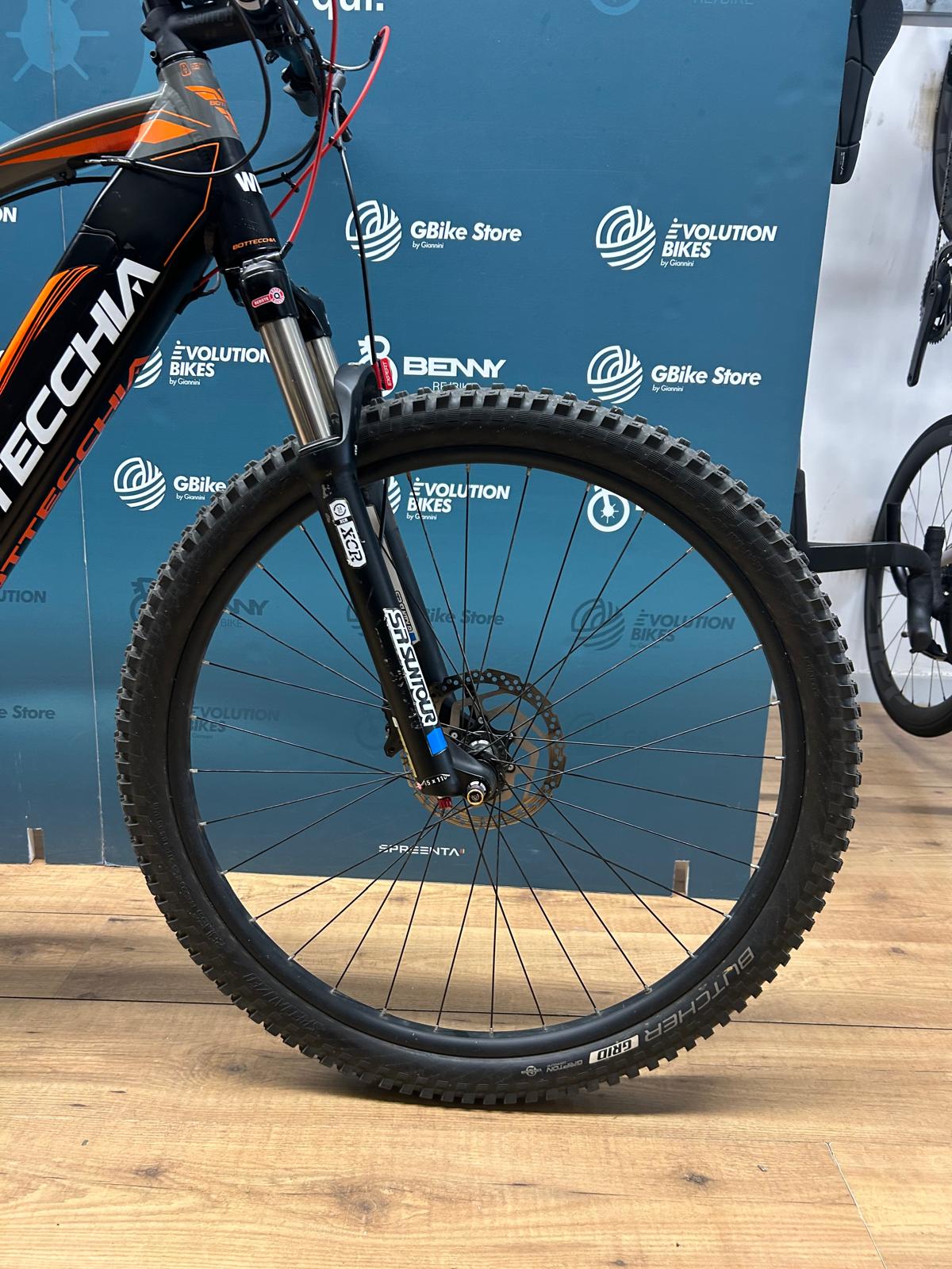 BotteCchia Watt tamaño 48 - Usado