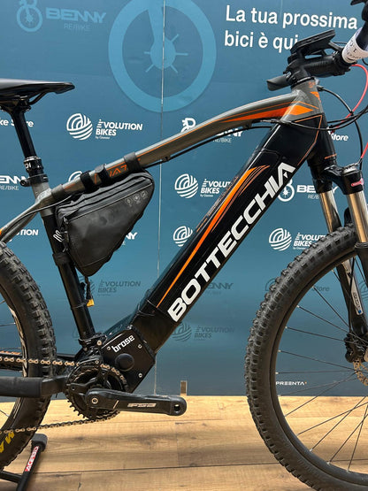 BotteCchia Watt tamaño 48 - Usado