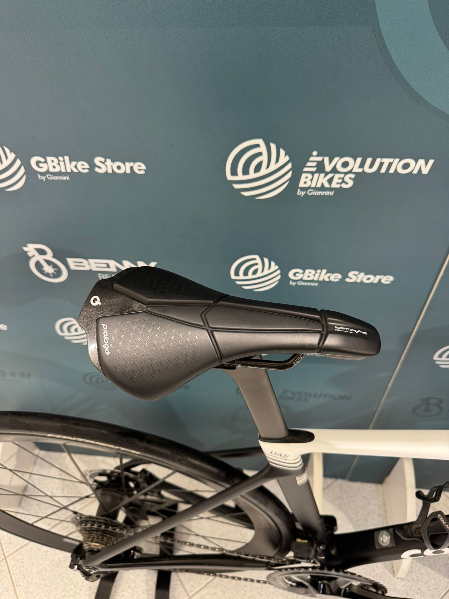 Colnago V5Rs Dura-Ace R9270 Di2 12v Peso ligero Tamaño 45.5 - Usado