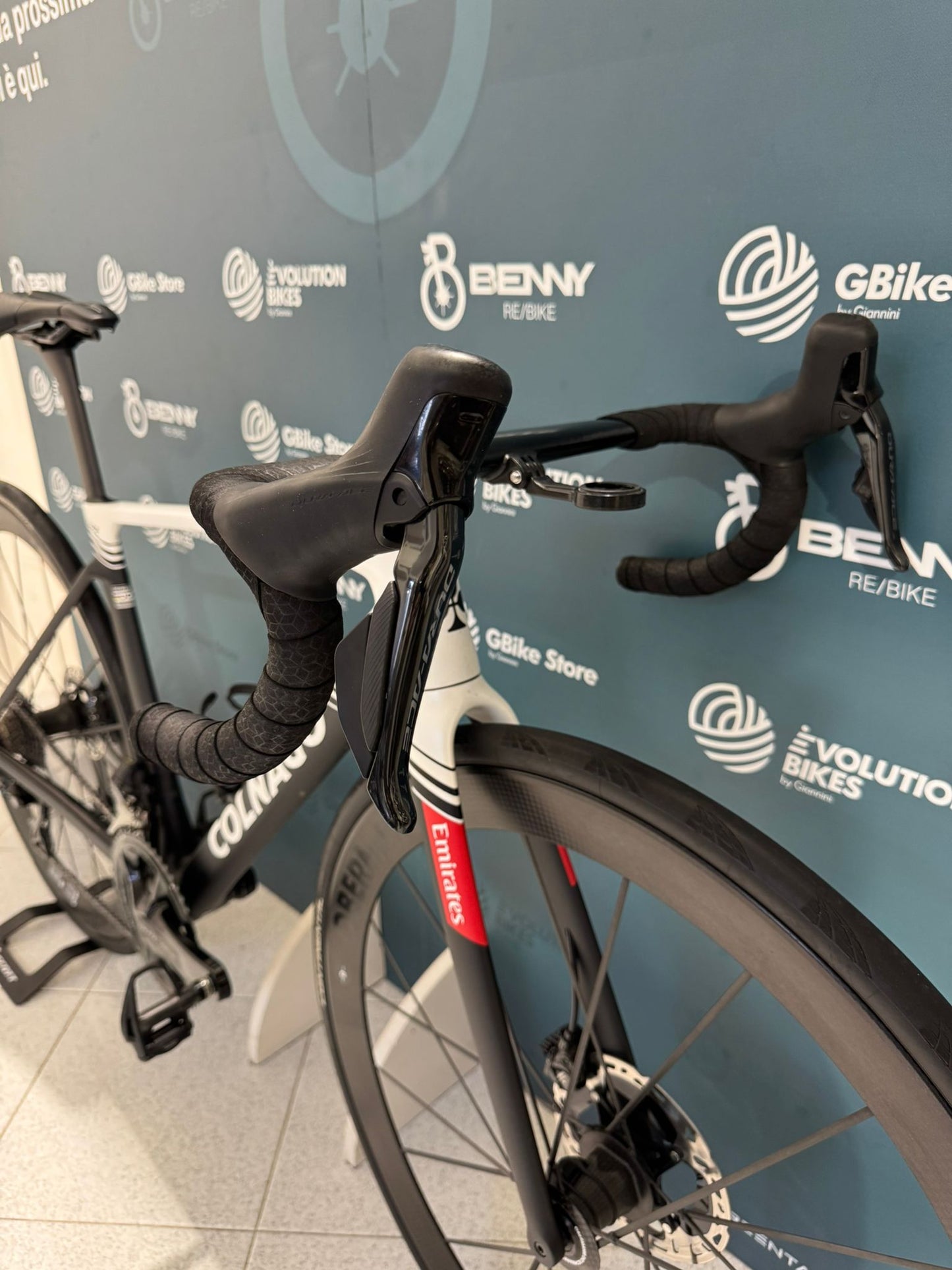 Colnago V5Rs Dura-Ace R9270 Di2 12v Peso ligero Tamaño 45.5 - Usado