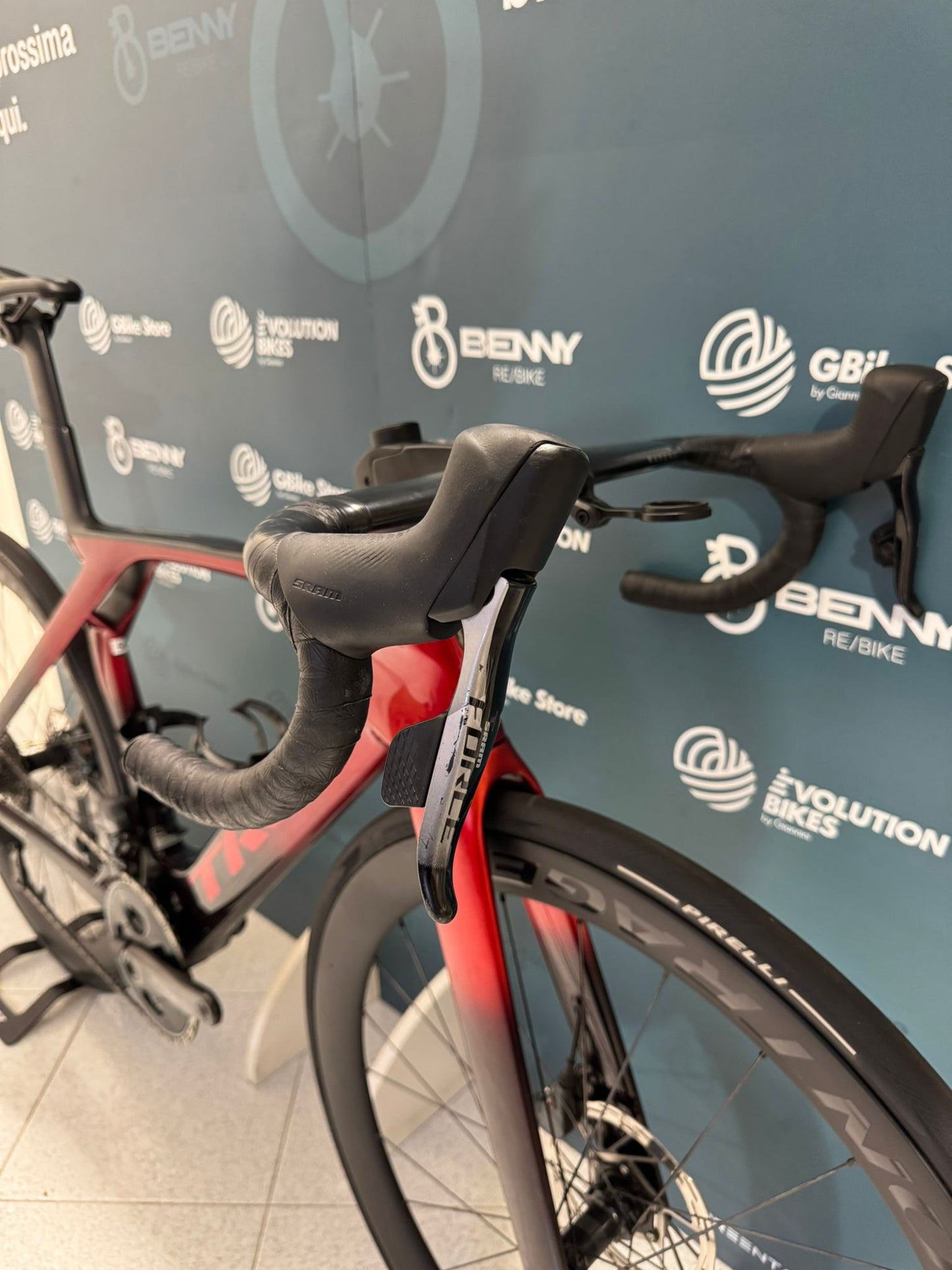 Trek Madone SLR 7 Gen 7 AXS Size 54 - Used