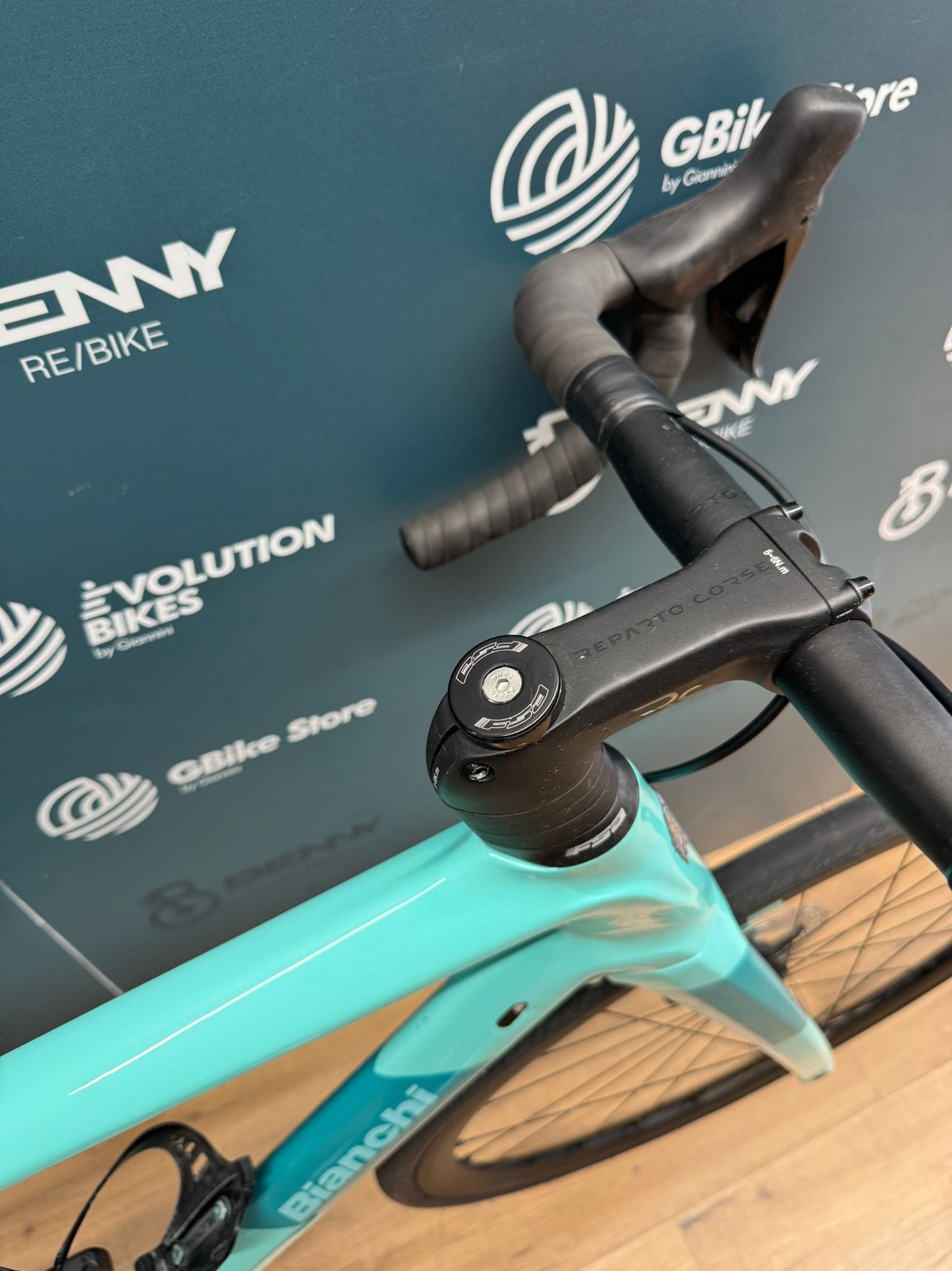 Bianchi Infinito Disc Ultegra Di2 12v Size 53 - Used