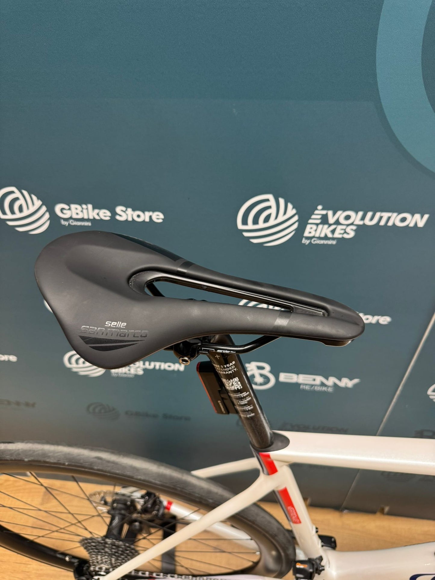 Wilier Verticale SLR Ultegra Di2 Größe L - Gebraucht