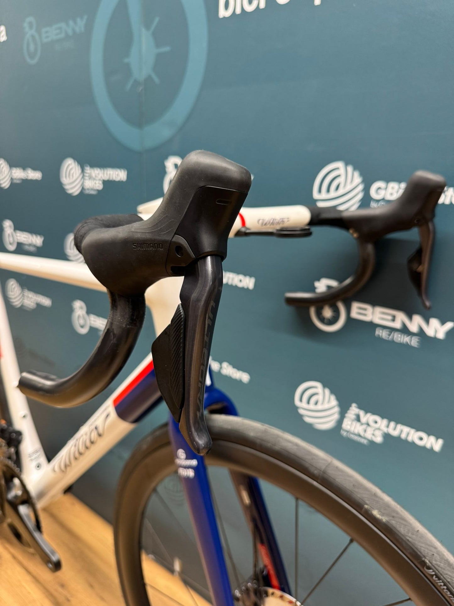 Wilier Verticale SLR Ultegra Di2 Größe L - Gebraucht