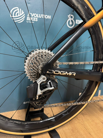 Pinarello Dogma F Czerwony E1 AXS 12v Rozmiar 51,5 - Używany