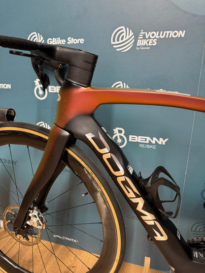 Pinarello Dogma F Czerwony E1 AXS 12v Rozmiar 51,5 - Używany
