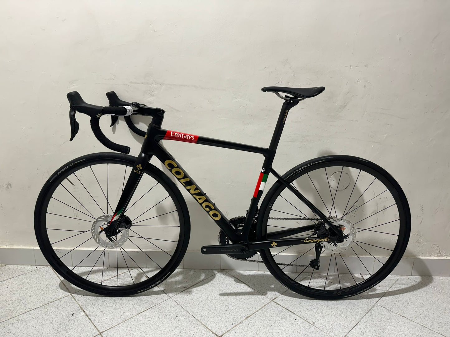 Colnago V3RS Emirates Size 45S - Usado