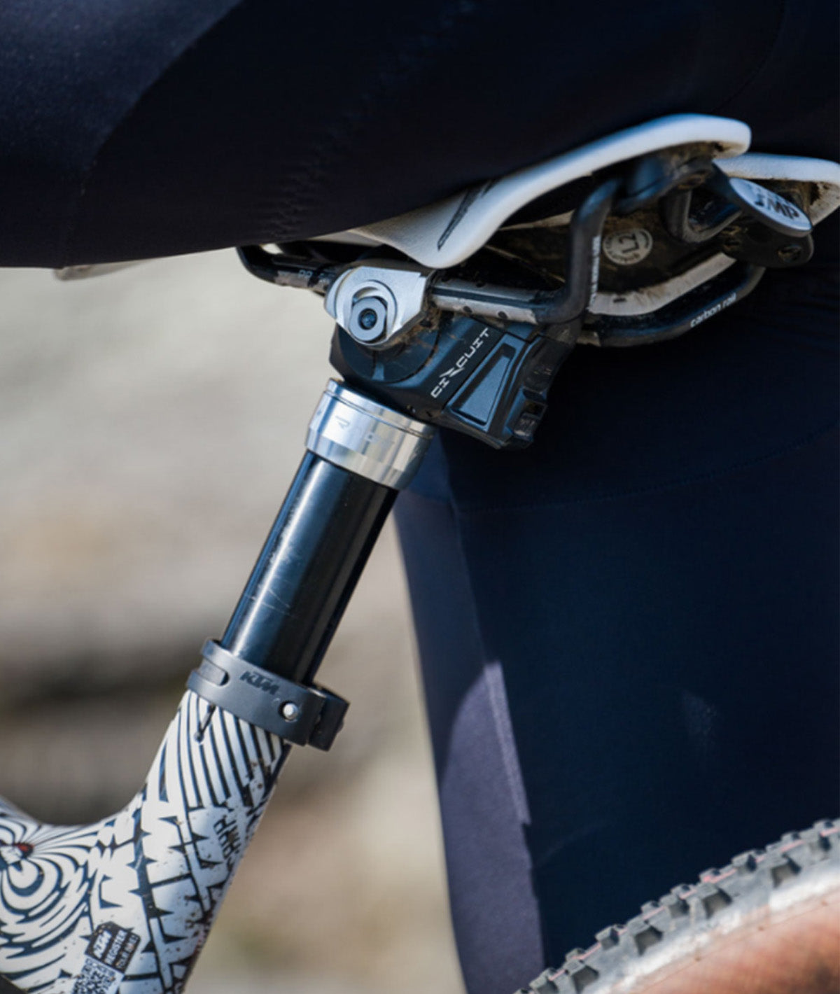 Reggisella Telescopico KS Rage Circuit 30.9 x 505mm Con Batteria, Caricabatteria e Comando Remoto